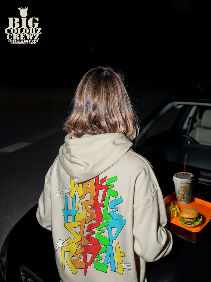 Mockup sweat — Wake Hustle Sleep Repeat, porté